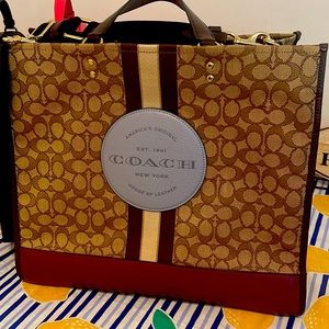 Coach 40” Large Carryon or spend the night bag! Essential for overnight stays!